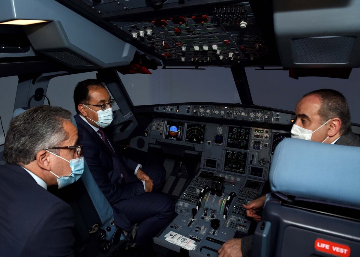 رئيس الوزراء يشهد تشغيل أحدث أجهزة الطيران التمثيلي من طراز الايرباص A320Neo 