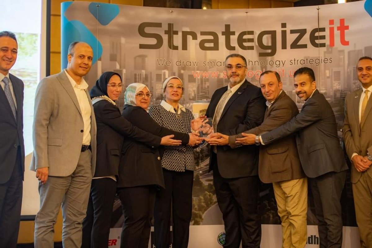 وزارة البيئة المصرية تتوج بجائزة التميز العالمية "Esri SAG Award 2024" 