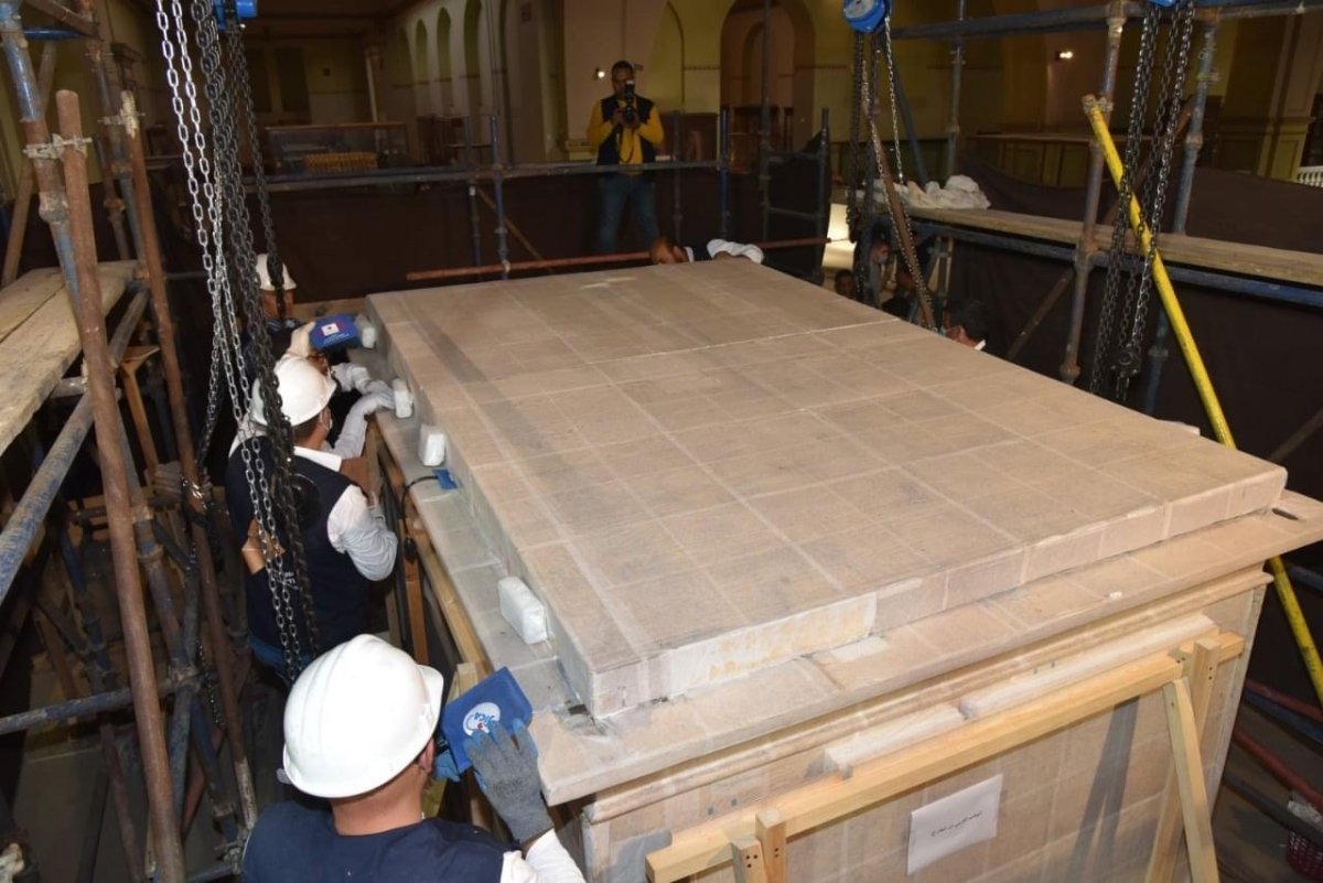 المتحف المصري الكبير يستقبل المقصورة الثالثة من ‏مقاصير الملك الذهبي توت عنخ آمون