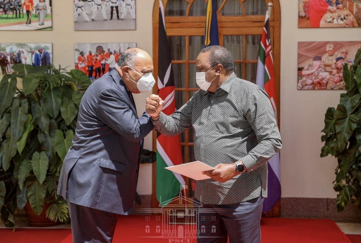 وزير الخارجية يلتقي بالرئيس الكيني في أولى محطات جولته الأفريقية
