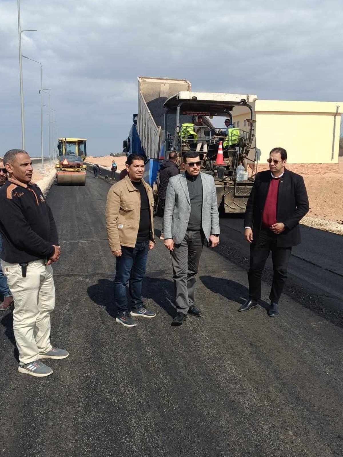 الإسكان: تدعيم محطة محولات كهرباء شرق النيل لتغذية 3 مناطق ببنى سويف الجديدة