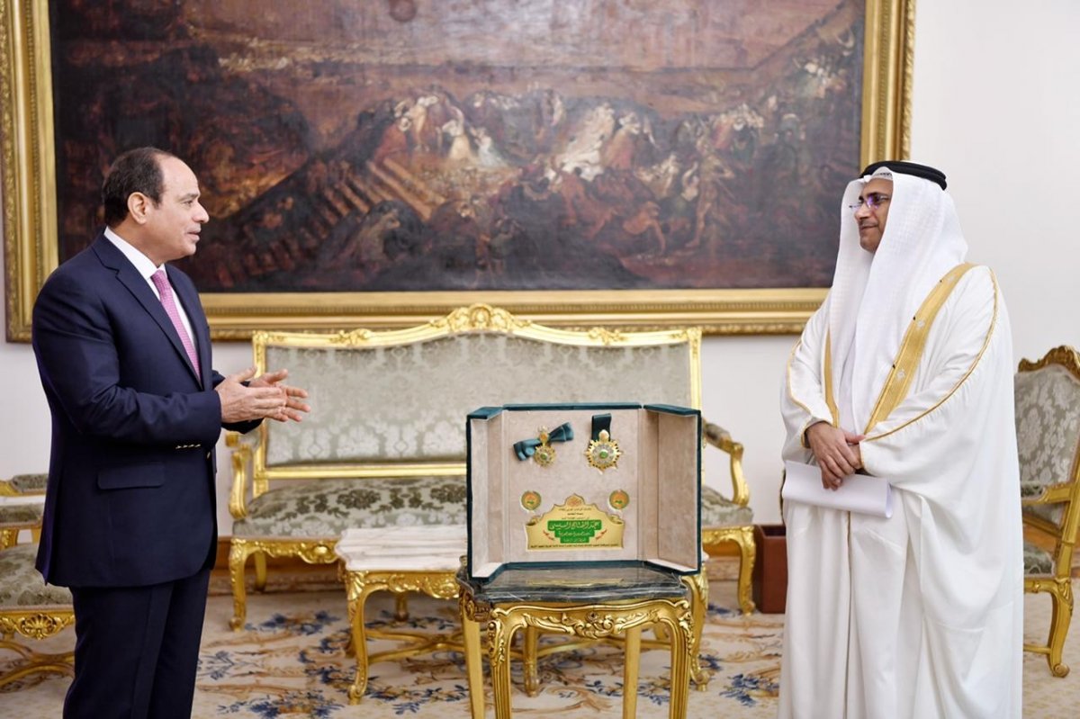 البرلمان العربى يمنح الرئيس السيسى "وسام القائد"