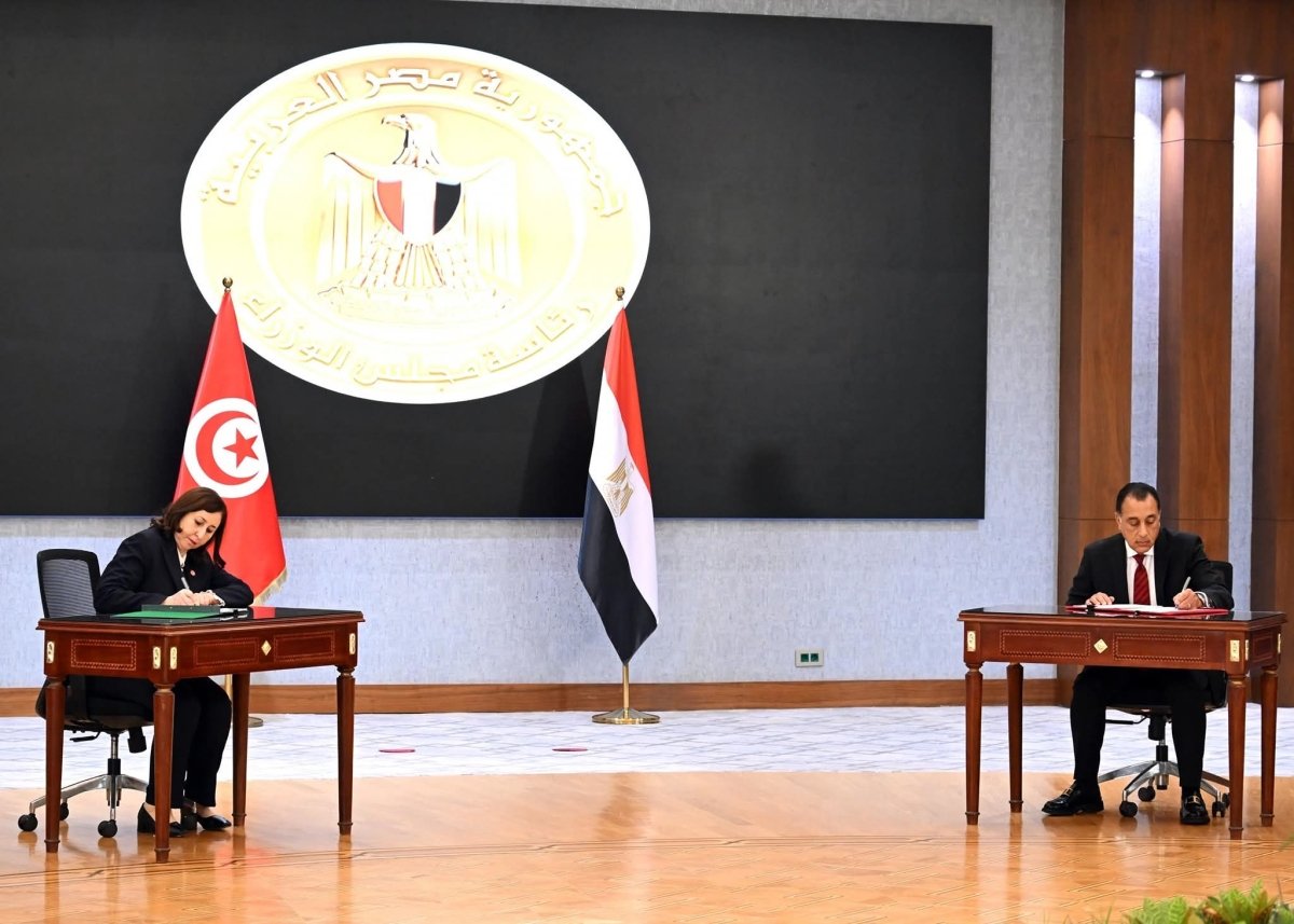 رئيسا وزراء مصر وتونس يشهدان توقيع 8 وثائق في عدد من مجالات التعاون المشترك