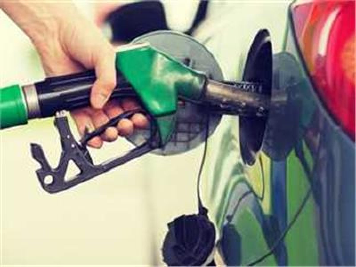 بعد تحريكها صباح اليوم.. تعرف على الأسعار  الجديدة للبنزين والسولار