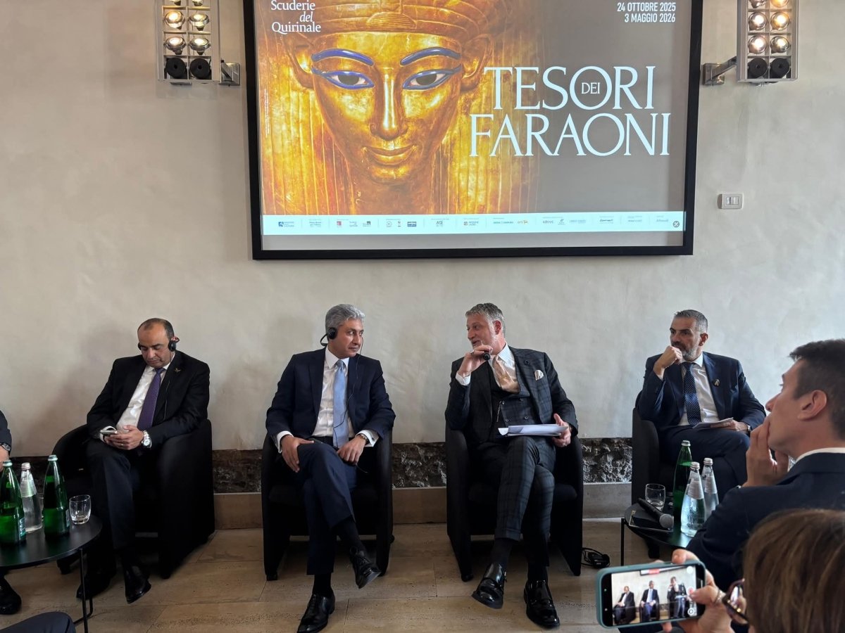 معرض «كنوز الفراعنة»..  وزير السياحة والآثار المصري ووزير الثقافة الإيطالي يعقدان مؤتمرًا صحفيا