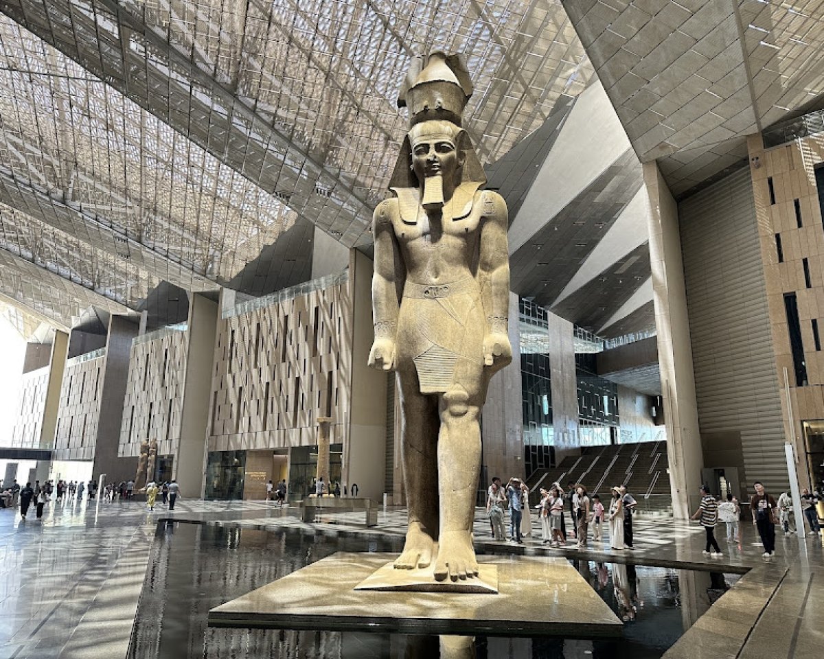 مصدر أمني ينفي استلام بعض الطرق تزامناً مع افتتاح المتحف المصري الكبير