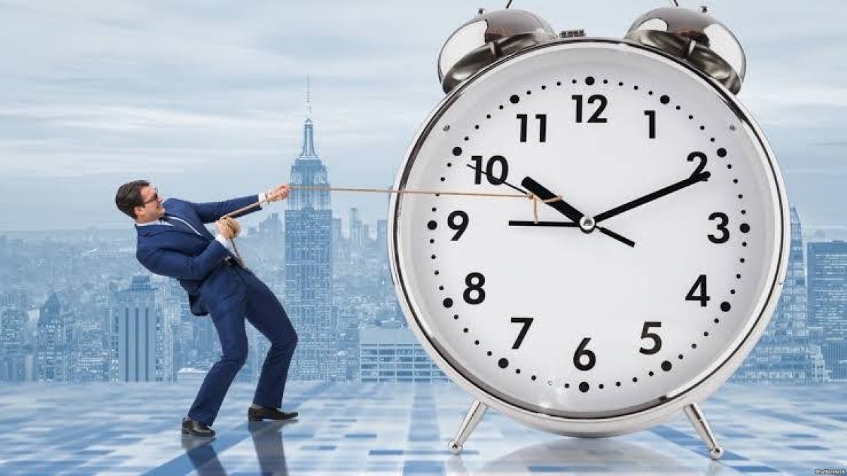 اظبط ساعتك ..بدء التوقيت الشتوي في مصر الليلة