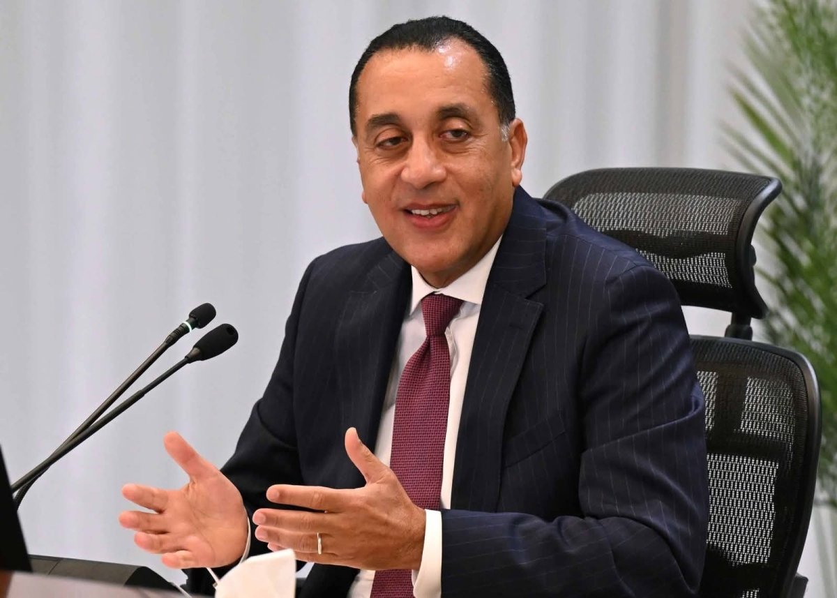 رئيس الوزراء: سعيد وفخور كمواطن مصريّ قبل أن أكون مسئولا عن الحكومة المصرية لأننا نشهد جميعا اليوم حدثا فريدا واستثنائيا من نوعه