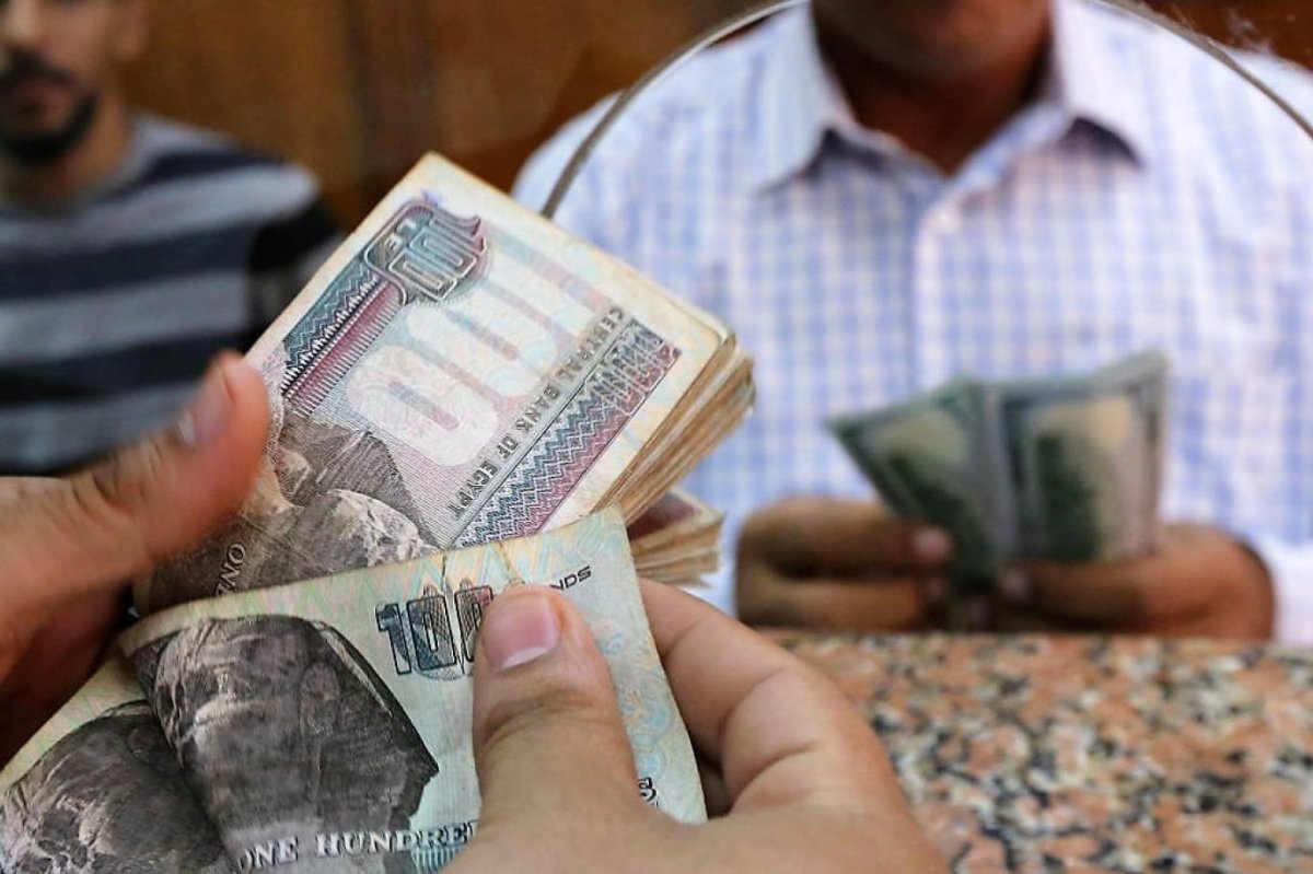استقرار أسعار الدولار مقابل الجنيه المصري في بداية تعاملات اليوم
