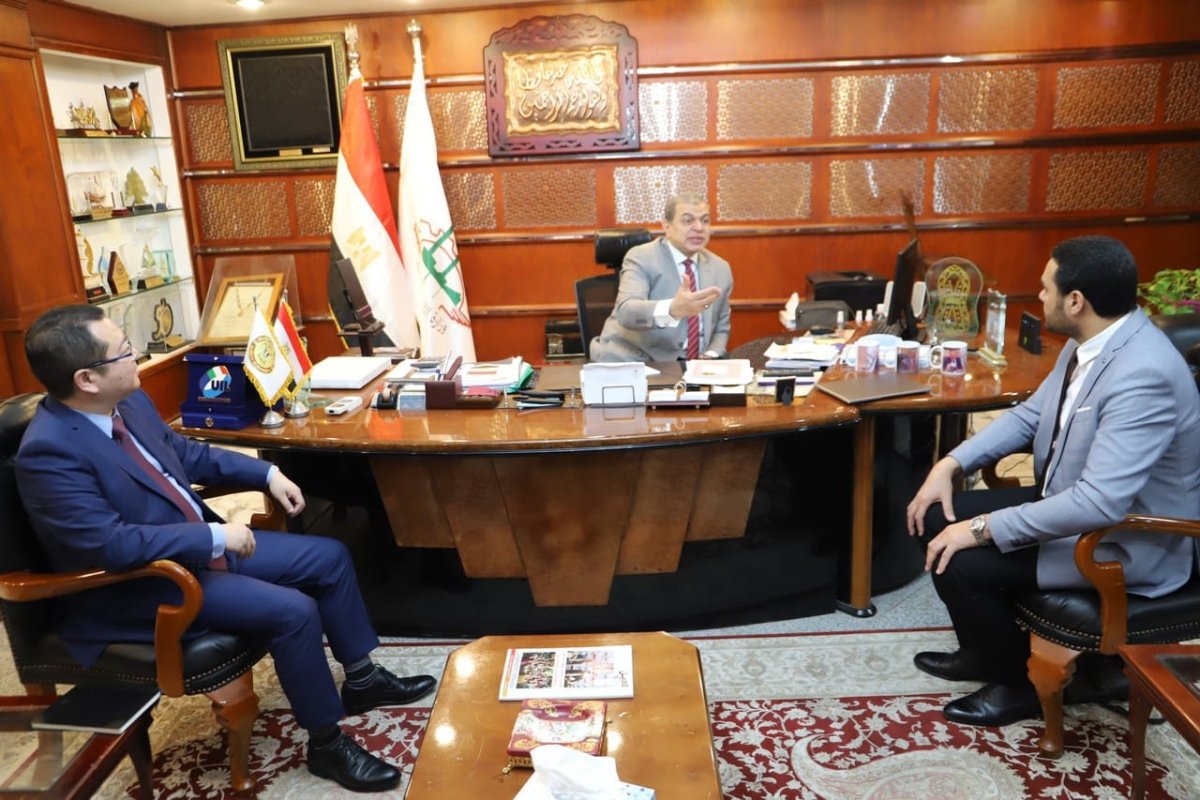 وزير القوى العاملة يبحث التعاون المشترك مع وفد هواوي مصر