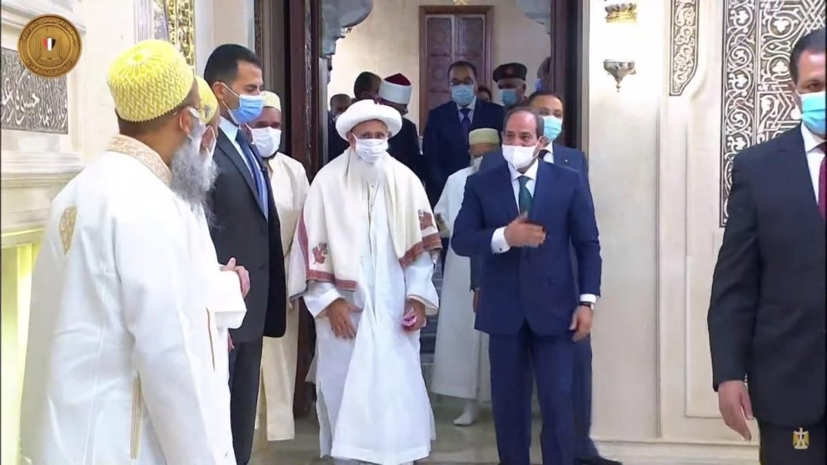 الرئيس السيسي يفتتح مسجد سيدنا الحسين بعد تطويره