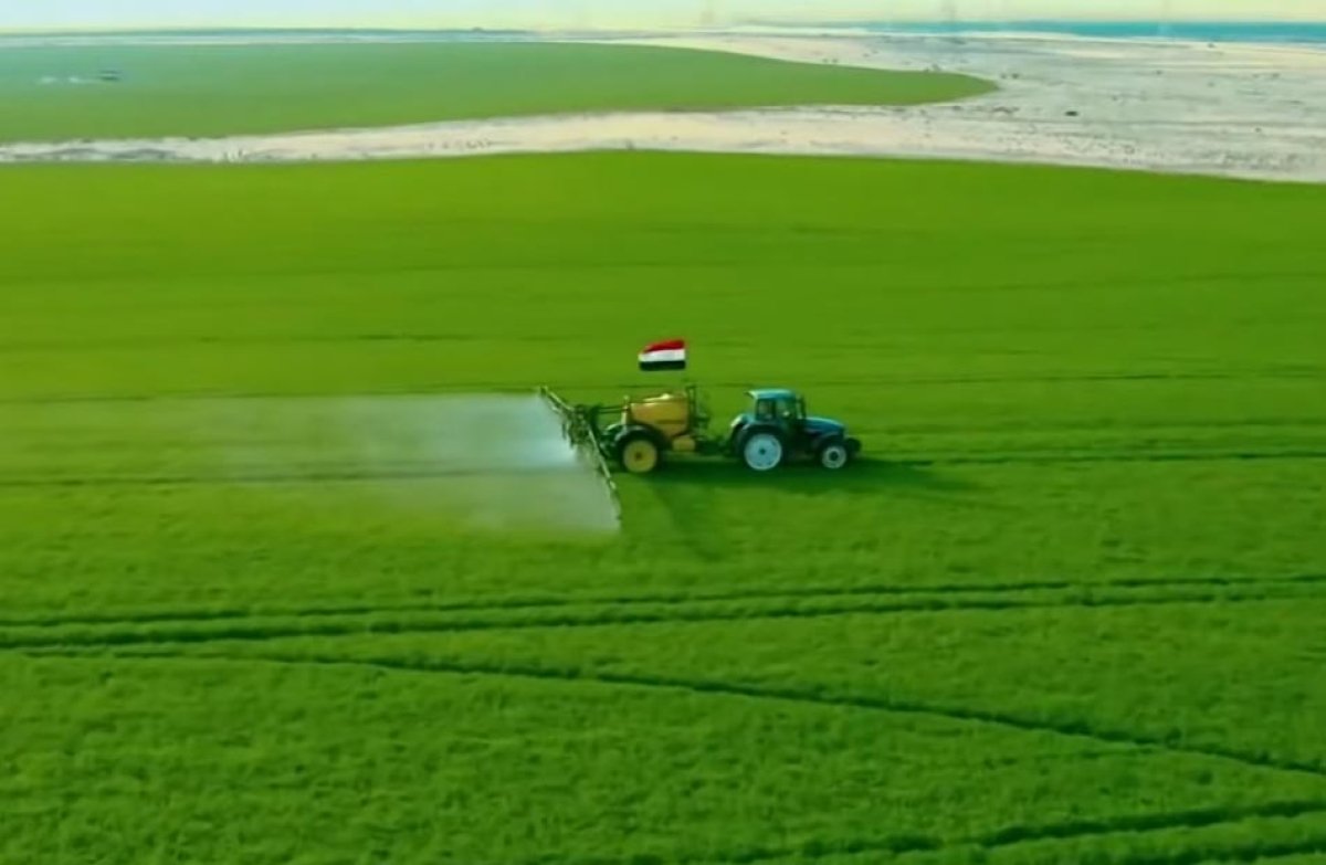 الرئيس السيسي يتفقد مشروع مستقبل مصر للإنتاج الزراعي
