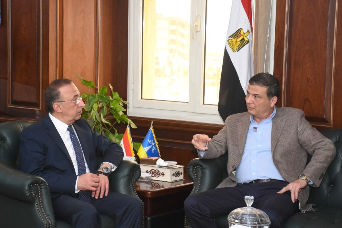 رئيس البنك الزراعي المصري يبحث تعزيز فرص الإستثمار مع محافظ الإسكندرية ويفتتحان أحدث الفروع الرئيسية بالمحافظة