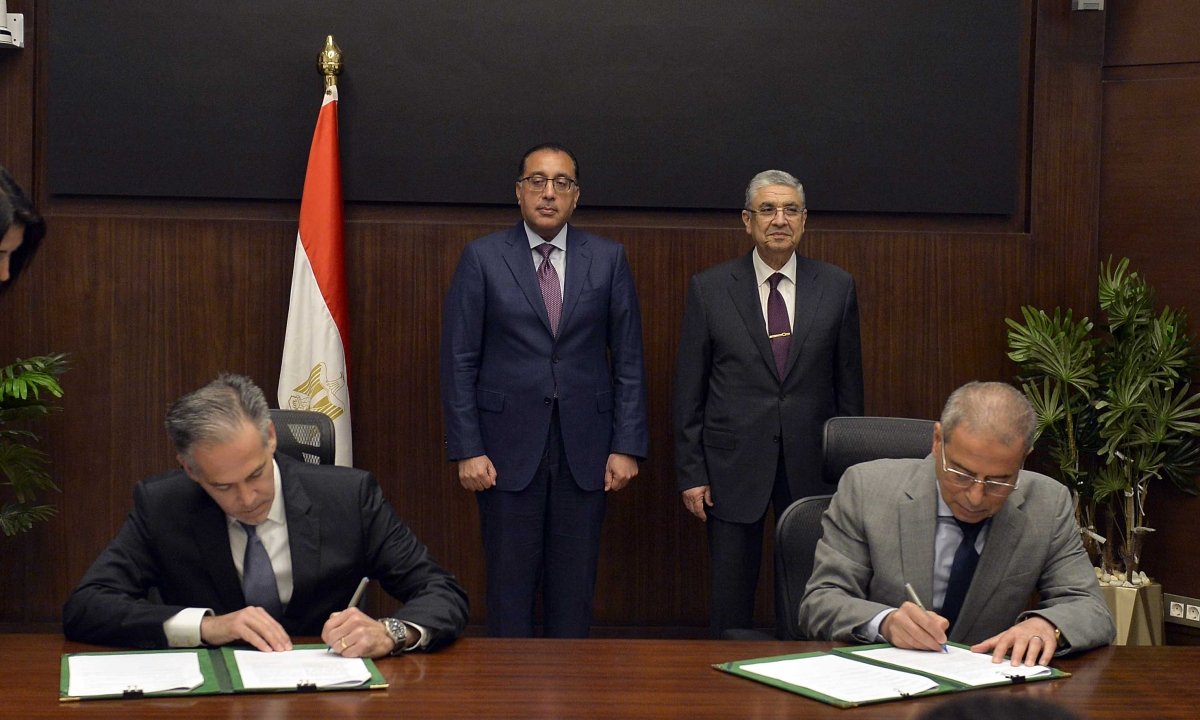 رئيس الوزراء يشهد توقيع اتفاقيتى تعاون لدعم جهود إزالة الكربون من قطاع الطاقة في مصر