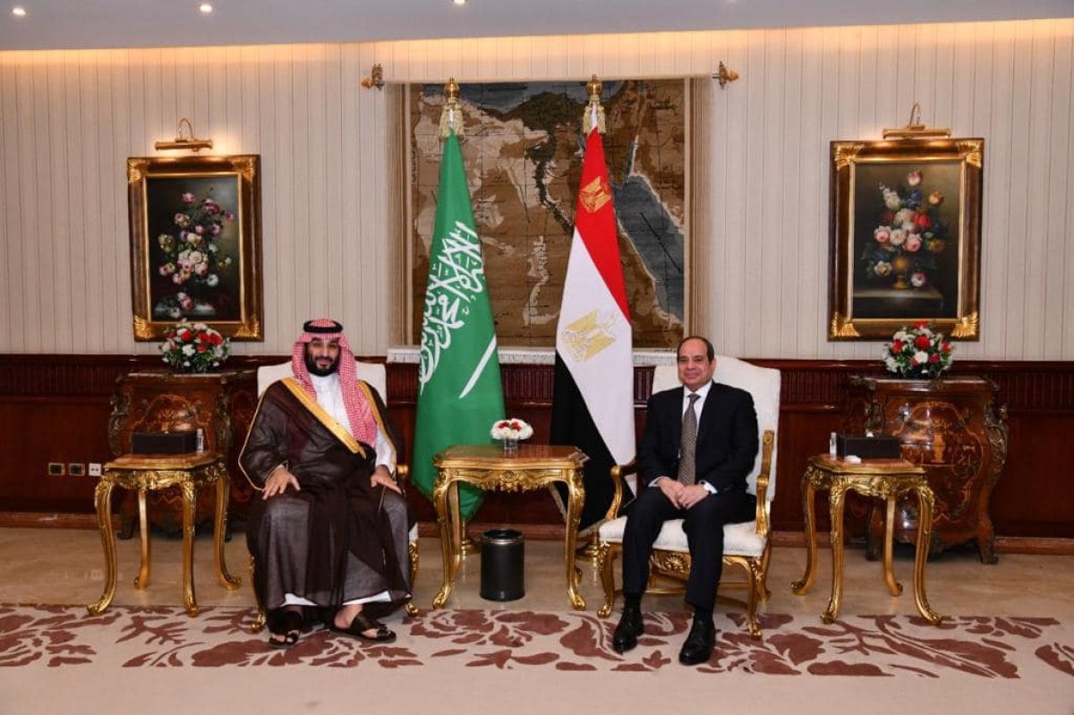 عاجل: الرئيس السيسي يستقبل ولي العهد السعودي الأمير محمد بن سلمان بقصر الاتحادية