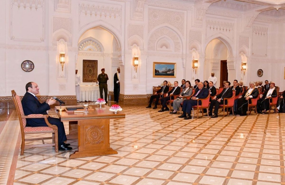 تعرف علي تفاصيل لقاء الرئيس السيسي مع ممثلي مجتمع الأعمال ورؤساء كبرى الشركات في سلطنة عمان