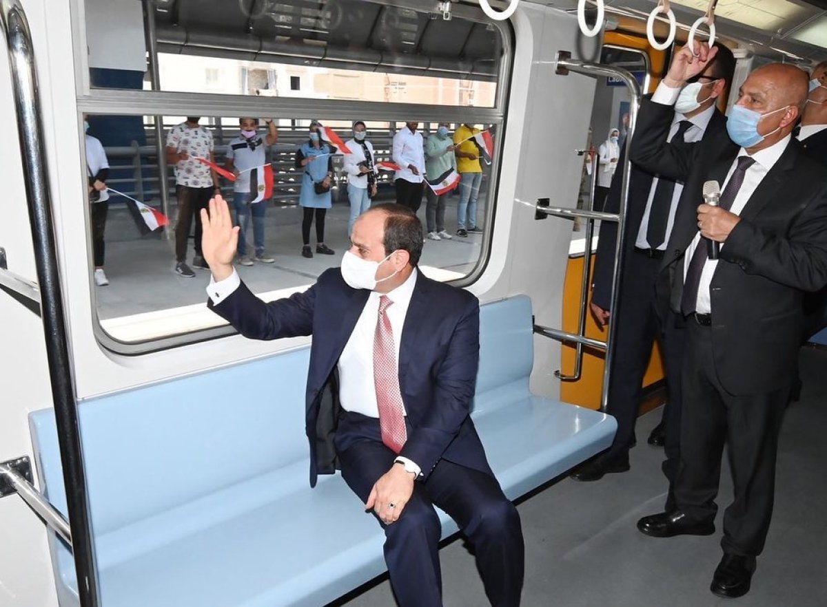 الرئيس السيسي يفتتح محطة عدلي منصور المركزية والقطار الكهربائي