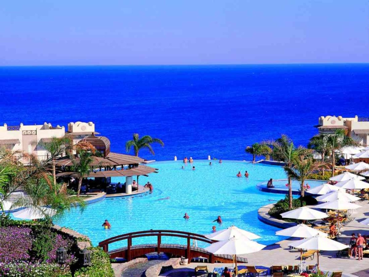 «السياحة» تصدر قرارين بالغلق الإداري لفندقين بمدينة شرم الشيخ
