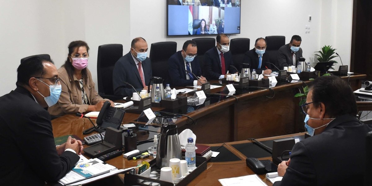 رئيس الوزراء يتابع تنفيذ المشروع القومي لتنمية الأسرة المصرية