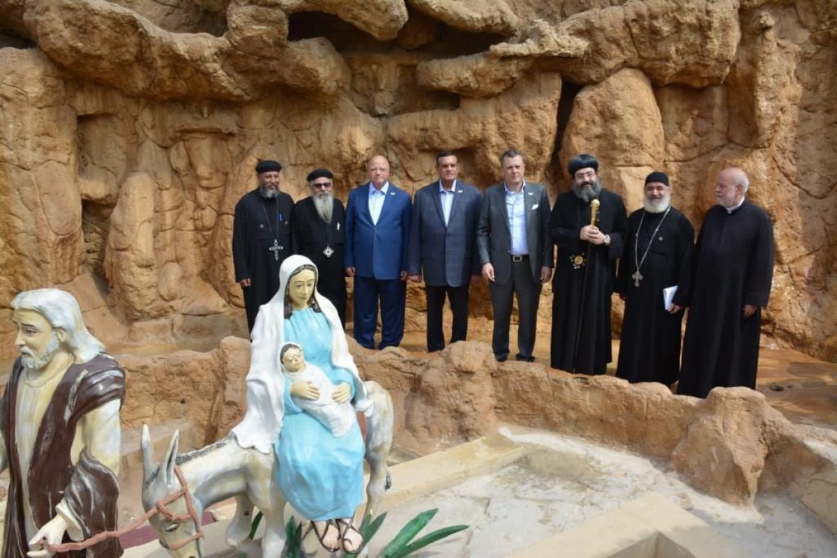 وزيرا السياحة والآثار والتنمية المحلية ومحافظ القاهرة يفتتحون منطقة شجرة مريم إحدى نقاط رحلة العائلة المقدسة