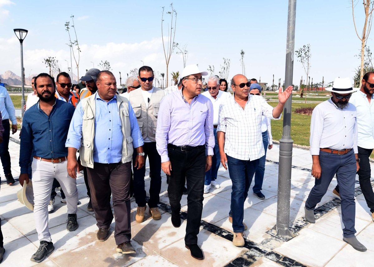 رئيس الوزراء يتفقد الحديقة المركزية بشرم الشيخ