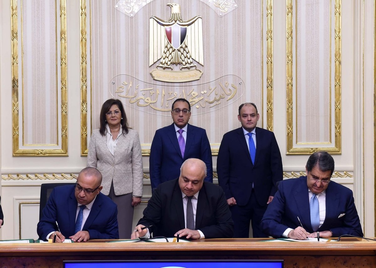 رئيس الوزراء يشهد مراسم توقيع بروتوكول تعاون بشأن إنشاء وإدارة وتشغيل "منصة مصر الصناعية الرقمية" 