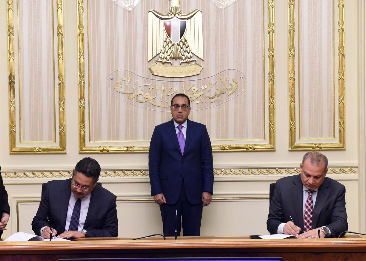 رئيس الوزراء يشهد اتفاق حجز وتخصيص وإتمام التعاقد على بيع وحدات سكن لكل المصريين