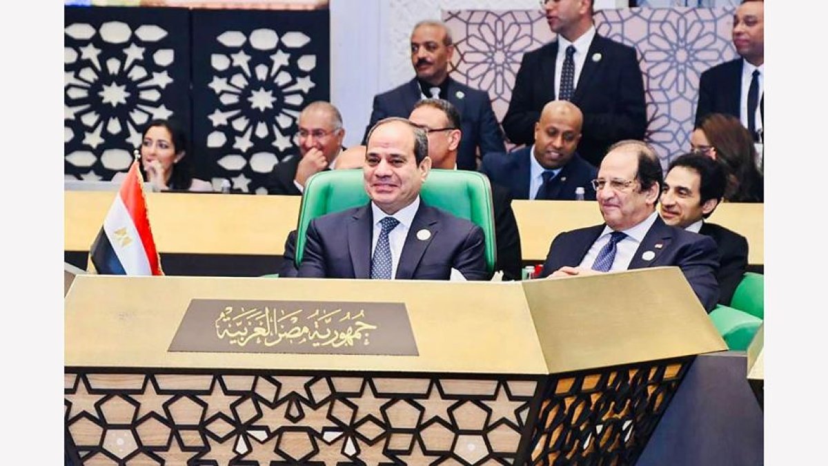 الرئيس السيسي يتوجه برسالة للشعوب العربية خلال مشاركة سيادته في القمة العربية بالجزائر