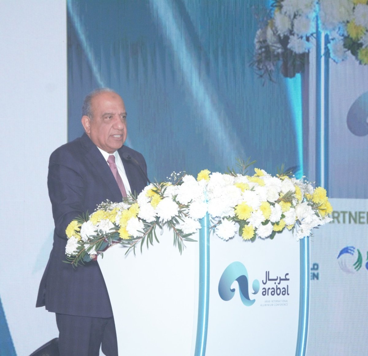 وزير قطاع الأعمال يؤكد أهمية التنسيق والتكامل العربي في صناعة الألومنيوم
