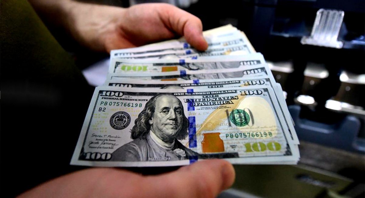 عاجل: الدولار يكسر حاجز الـ 25 جنيها بعدد من البنوك  