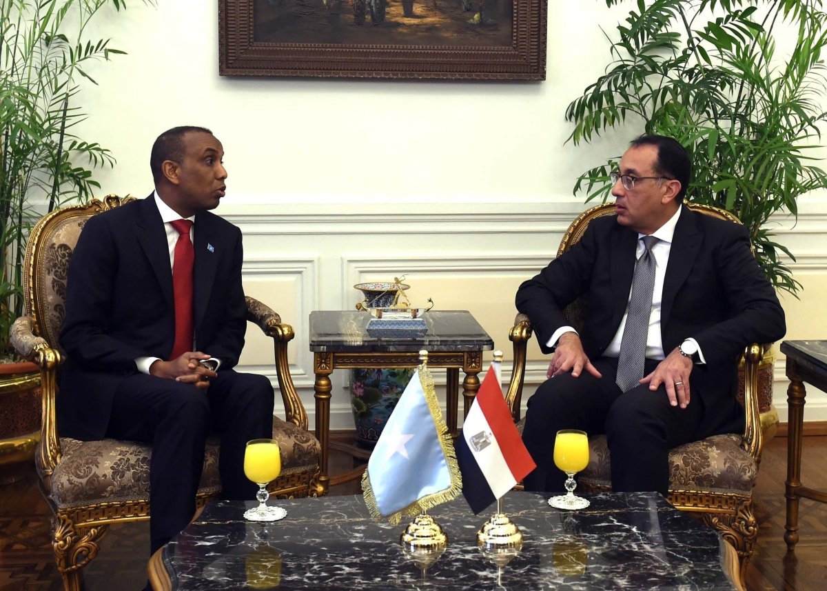 رئيسا الوزراء المصري والصومالي يترأسان جلسة مباحثات موسعة لتعزيز العلاقات بين البلدين