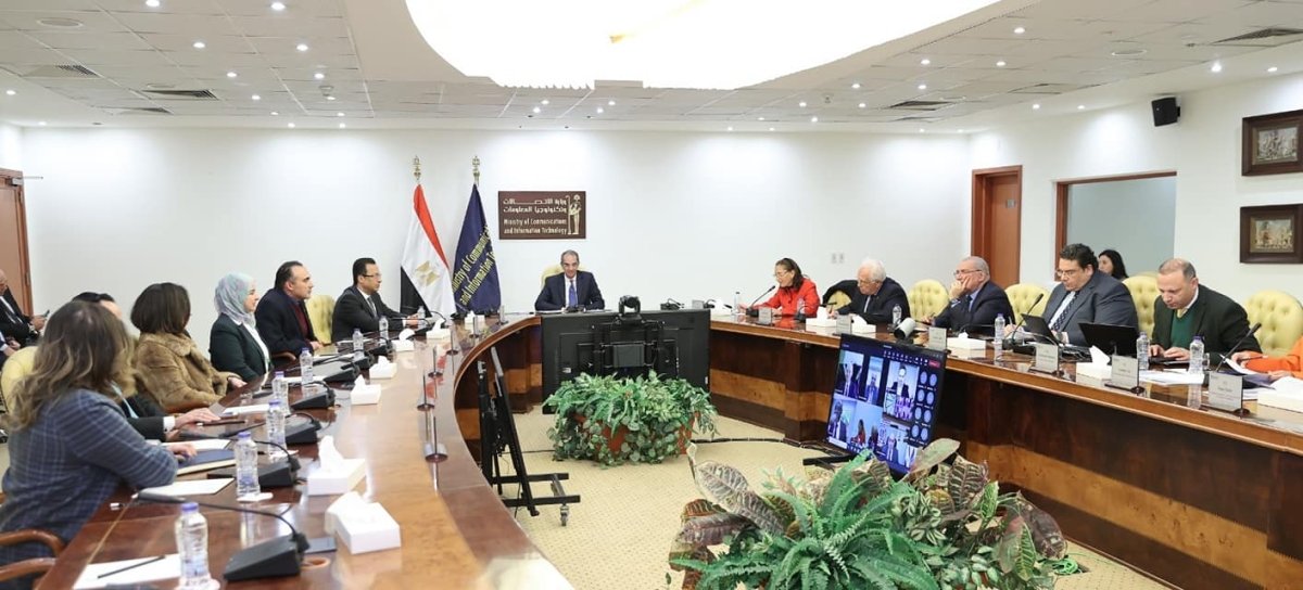 "طلعت" يشهد توقيع اتفاقية تعاون بين كلية تكنولوجيا الأعمال بجامعة مصر للمعلوماتية وكلية "تلفر" Telfer