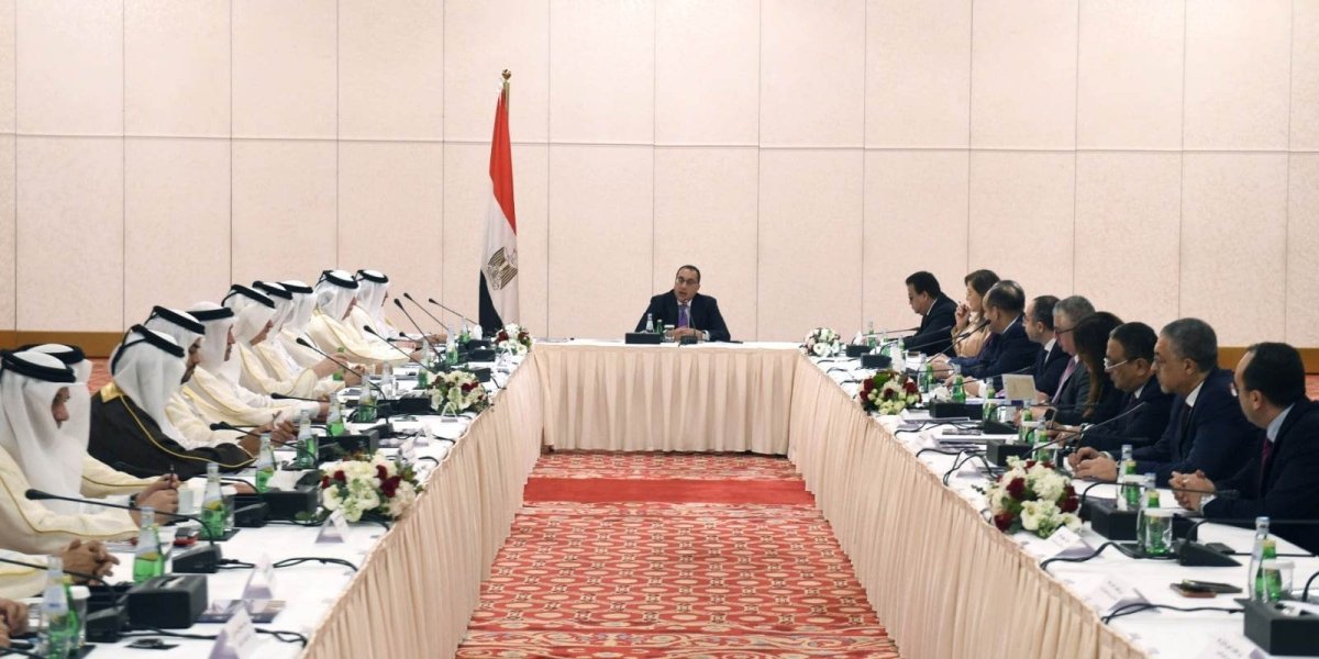 رئيس الوزراء يلتقى أعضاء مجلس إدارة غرفة قطر ورابطة رجال الأعمال القطريين