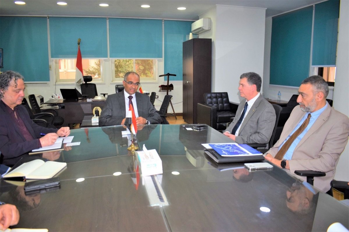نائب وزير الإسكان للبنية الأساسية يلتقى رئيس الشركة المصرية الألمانية للطلمبات 