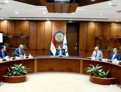 البورصة المصرية تناقش آليات تطوير القدرات المهنية لمسئولي علاقات المستثمرين بشركات قطاع البترول