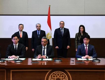رئيس الوزراء يشهد توقيع اتفاقية الإغلاق المالي لمشروع إنشاء مزرعة رياح جديدة في منطقة خليج السويس