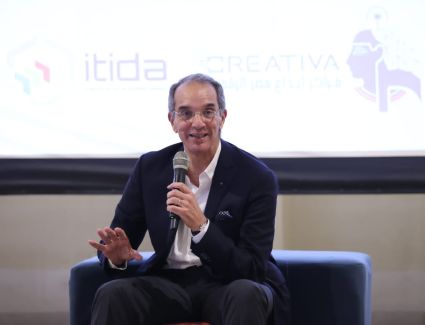 وزير الاتصالات يلتقى بمجموعة من رواد الأعمال ومؤسسى الشركات التكنولوجية الناشئة