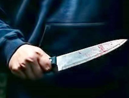 بيضرب الزباين بالسكين.. تفاصيل اعتداء صاحب مطعم على 3 أشخاص وجرى نقلهم للمستشفى 