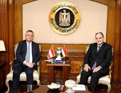 وزير التجارة والصناعة يلتقي سفير النمسا بالقاهرة لبحث سبل تنمية وتطوير علاقات التعاون الاقتصادي المشترك