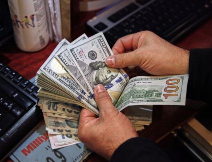 استقرار الدولار مقابل الجنيه اليوم الاربعاء 26-4-2023