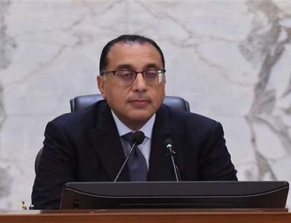 رئيس الوزراء يبدأ جولة فى عدد من المصانع بمدينة العاشر من رمضان