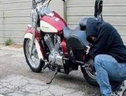 الداخلية تكشف حقيقة تقييد لص بأحد أعمدة الإنارة والتعدي عليه