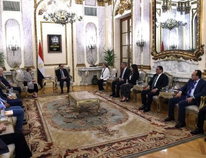 رئيس الوزراء يبحث مع الأميرة عالية بنت الحسين فرص تعزيز التعاون بين البلدين