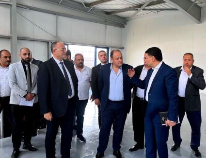 وزير التجارة والصناعة يتفقد عدد من المدابغ ومنطقة الـ100 مصنع للمنتجات تامة الصنع 