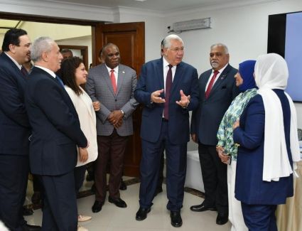 وزير الزراعة يبحث مع رئيس بنك الاستيراد والتصدير الافريقى التعاون المشترك في مجال دعم برامج الأمن الغذائي