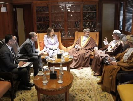 وزيرة التخطيط تبحث سبل التعاون المشترك مع وزير المالية ورئيس جهاز الاستثمار العماني