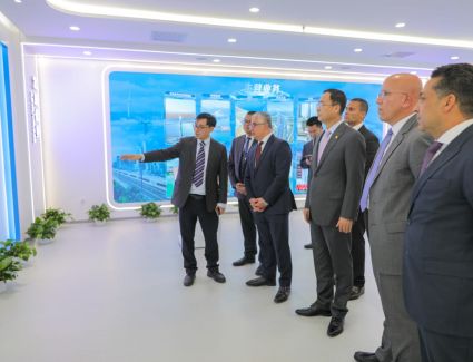 وفد اقتصادية قناة السويس يلتقي مسئولي شركة إنرجي شاينا للطاقة