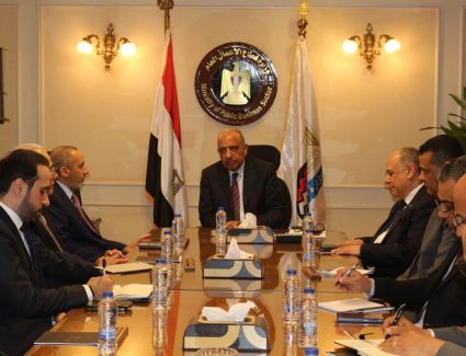 وزير قطاع الأعمال يبحث مع رئيس مجلس إدارة "ألومنيوم البحرين" تعزيز التعاون المشترك