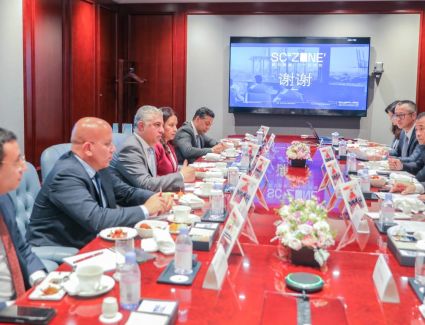 رئيس اقتصادية قناة السويس يتفقد محطة الرورو لميناء جوانزو ويلتقي ممثلي هواوي لشمال إفريقيا