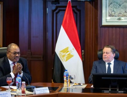 محافظ البنك المركزي يستقبل وفدًا من مجموعة بنك التنمية الأفريقي